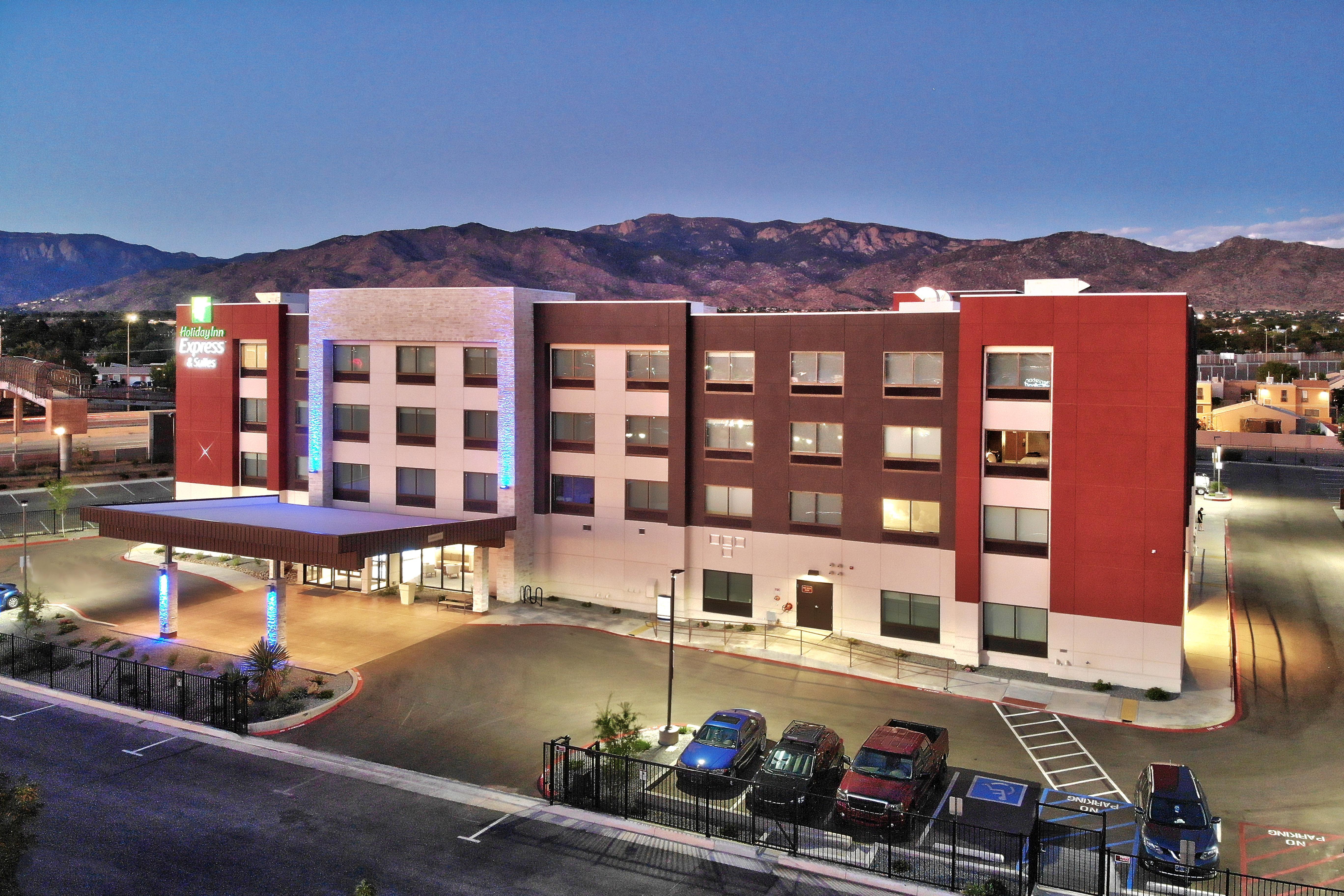 Holiday Inn Express & Suites - Albuquerque East, An Ihg Hotel Exterior photo